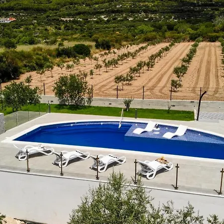 Olive`s Secret Villa *