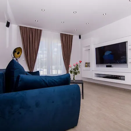 Villa Olive`s Secret Kaštel Lukšić