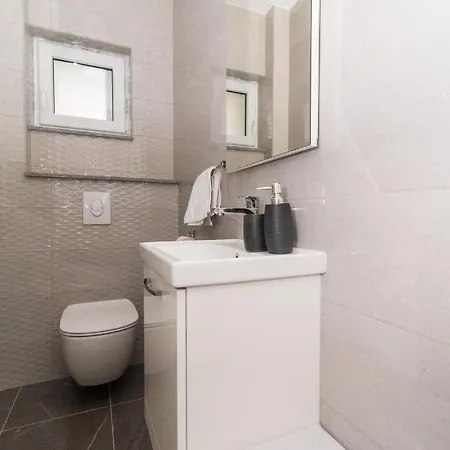 Villa Olive`s Secret Kaštel Lukšić