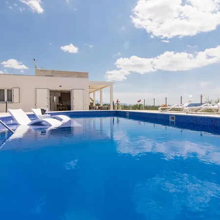 Villa Olive`s Secret *